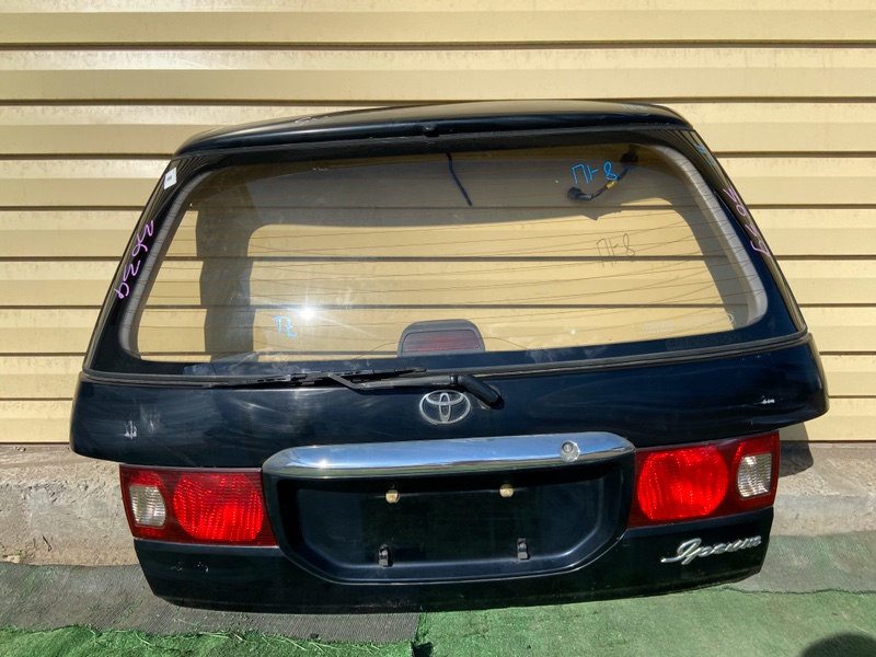 Дверь 5-я Toyota Ipsum CXM10 Дверь 5-я Toyota Ipsum CXM10