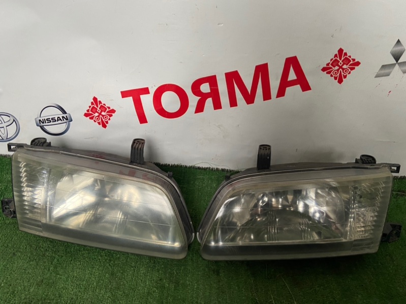Фара Nissan Sunny B15 Фара Nissan Sunny B15