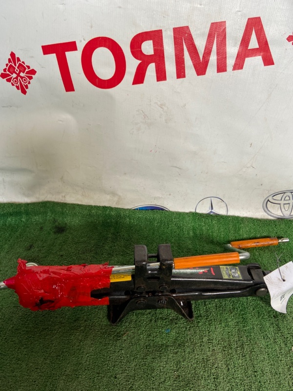 Домкрат Toyota Домкрат Toyota