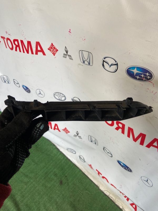 Крепление бампера Mazda Demio DY3W переднее левое