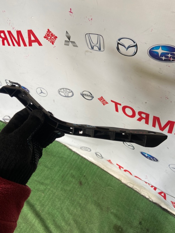 Крепление бампера Subaru Forester SG5 переднее левое