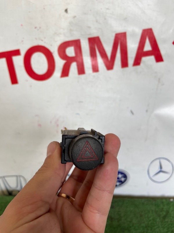 Кнопка аварийки Toyota Vista ZZV50 1ZZ