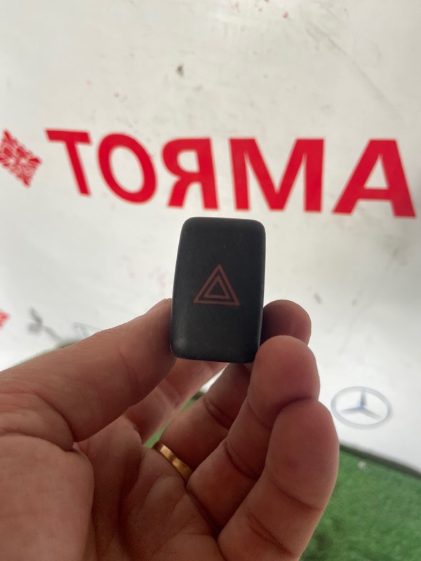 Кнопка аварийки Toyota Tercel EL55 5E