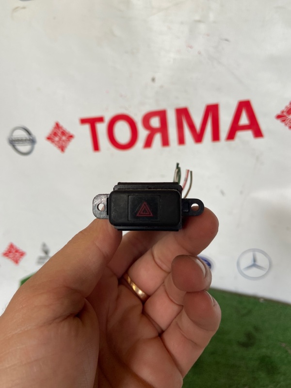 Кнопка аварийки Toyota Carina AT190 7A