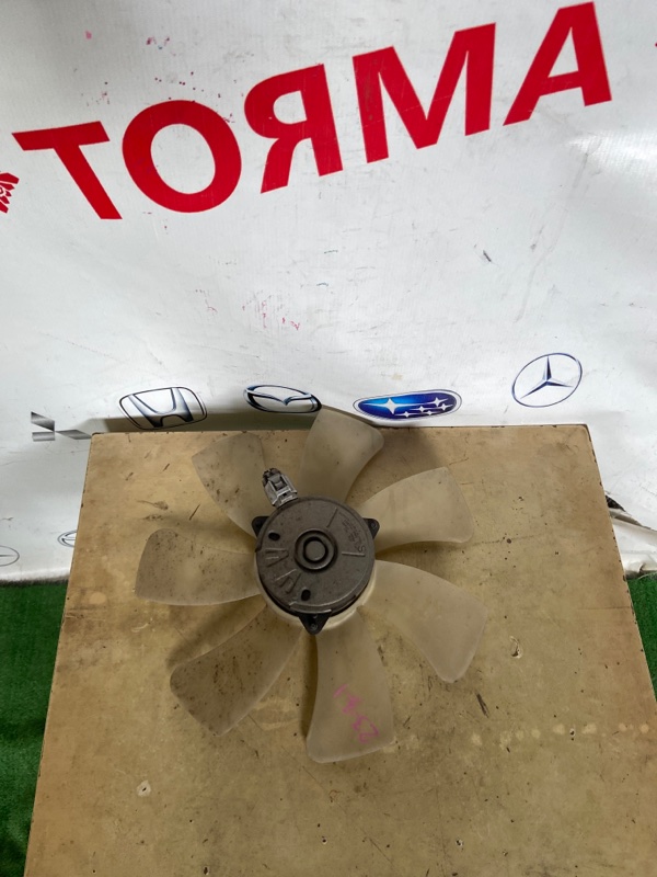Диффузор радиатора Toyota Platz SCP10