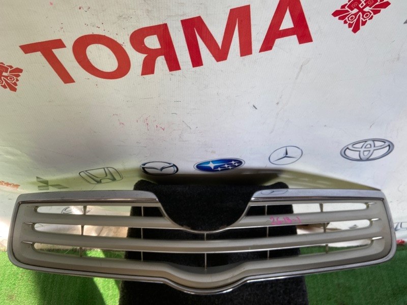 Решетка радиатора Toyota Avensis ADT250