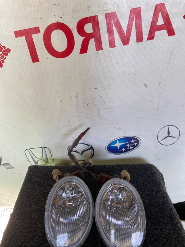 Туманка Toyota Ipsum ACM21
