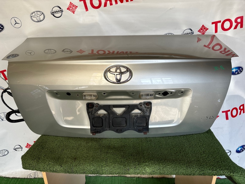 Крышка багажника Toyota Avensis ADT250