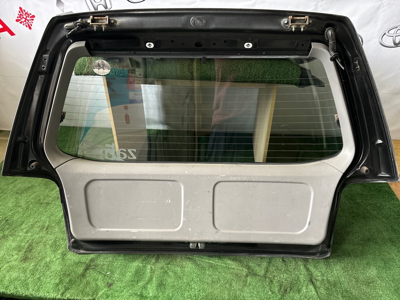 Обшивка двери багажника Subaru Forester SF5