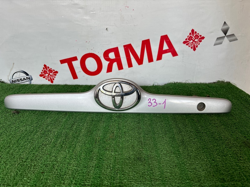 Молдинг крышки багажника Toyota Corolla CDE120