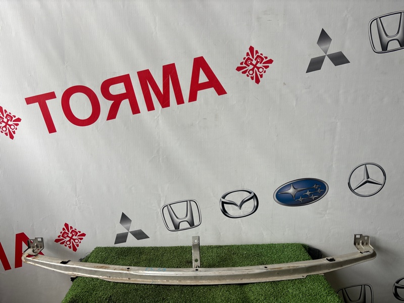 Планка под фары Nissan Bluebird ENU14