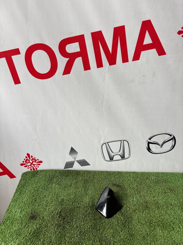Заглушка Toyota Harrier ACU15 правая