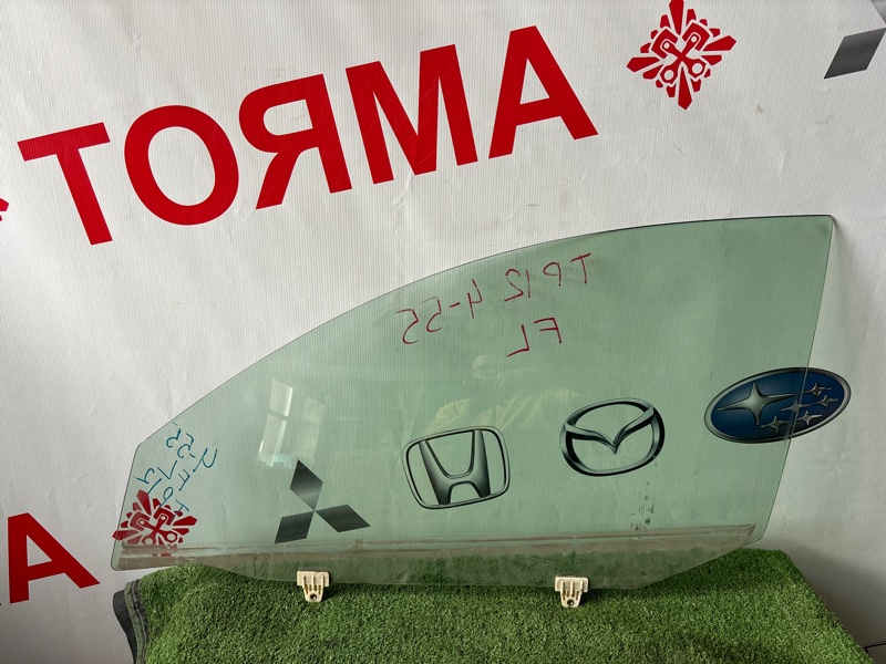 Стекло двери Nissan Primera HP12 QR20 переднее левое