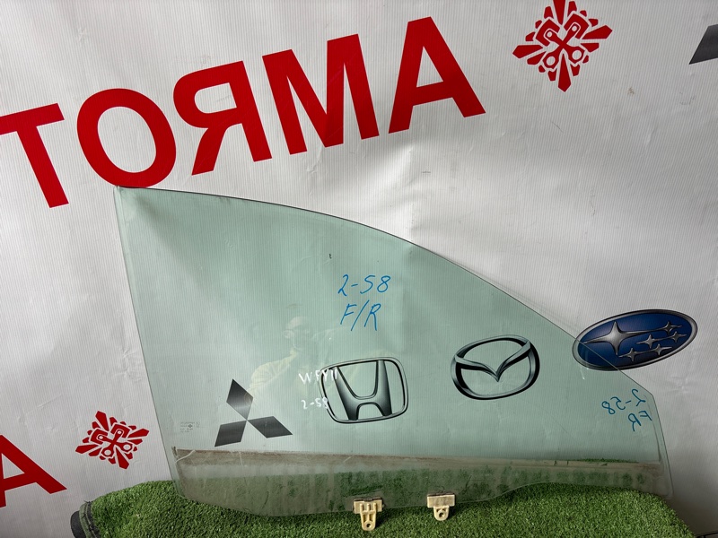 Стекло двери Nissan Ad Y11 QG15 переднее правое
