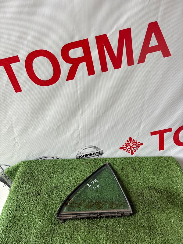 Стекло двери Toyota Carina AT210 заднее правое