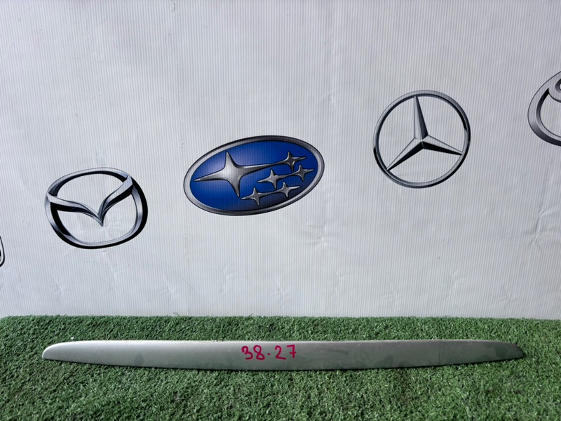 Молдинг крышки багажника TOYOTA FUNCARGO NCP20 (б/у)