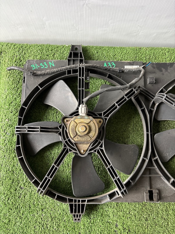 Диффузор радиатора CEFIRO A33