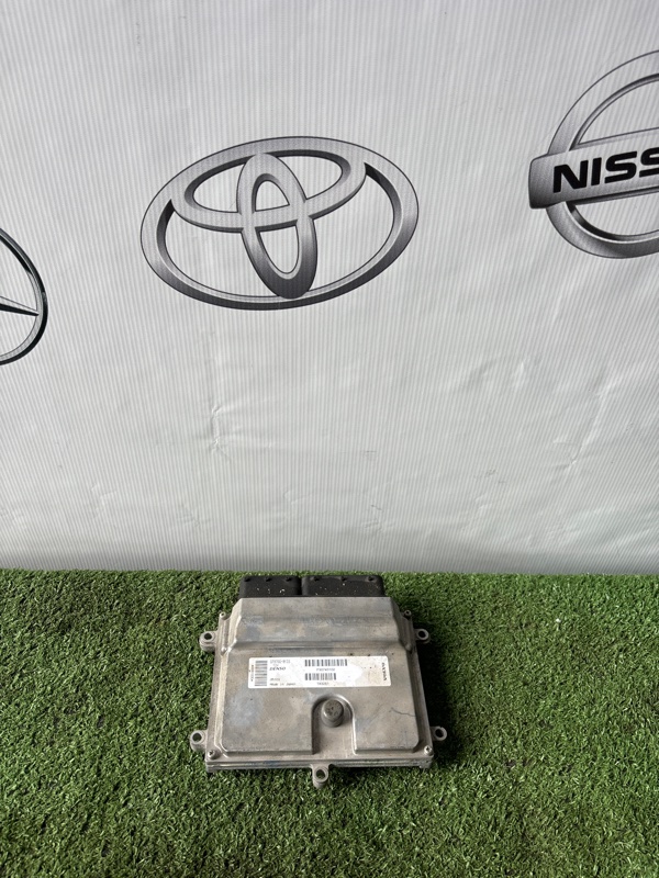 Блок управления efi Volvo S40 30743102 контрактная