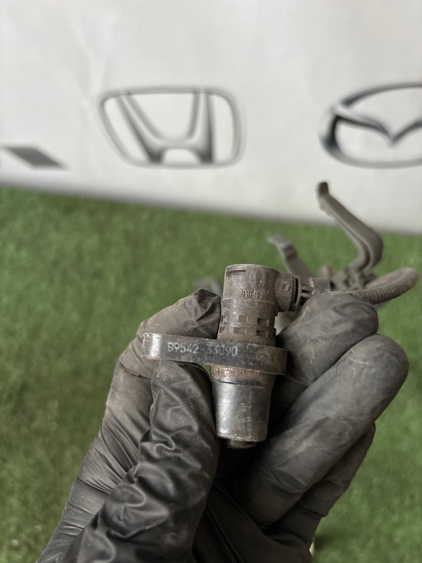 Датчик abs передний правый TOYOTA Aurion ACV40 2az