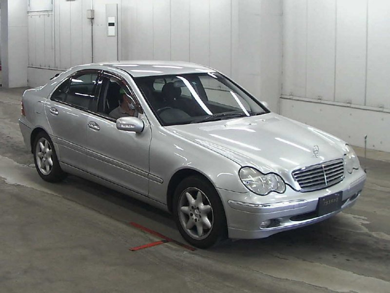 Автомобиль Mercedes c-class W203 M112.912 2001 года в разбор