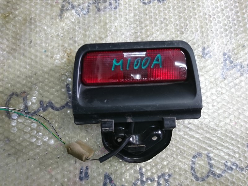 Стоп-сигнал в салоне Toyota Duet M100A (б/у)