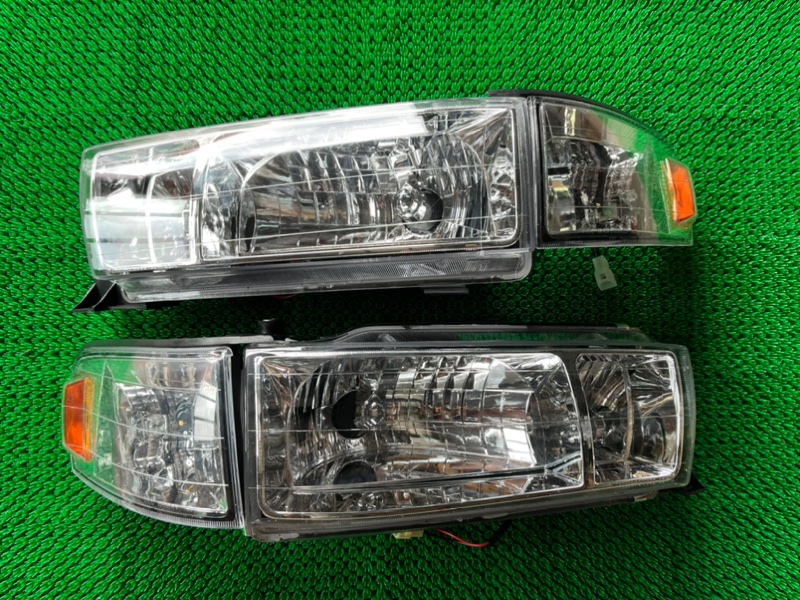Фара TOYOTA CRESTA GX90