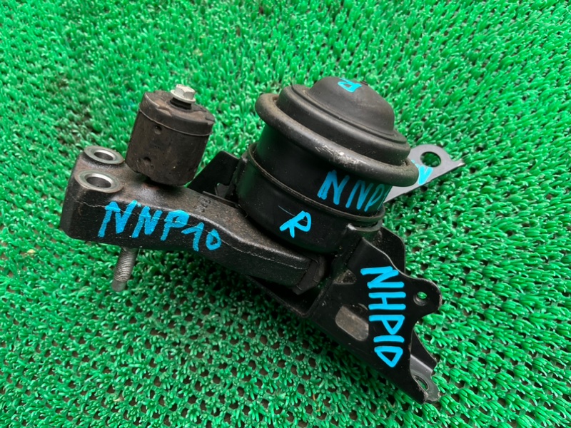 Подушка двигателя Toyota Aqua NHP10 1NZFXE правая (б/у)