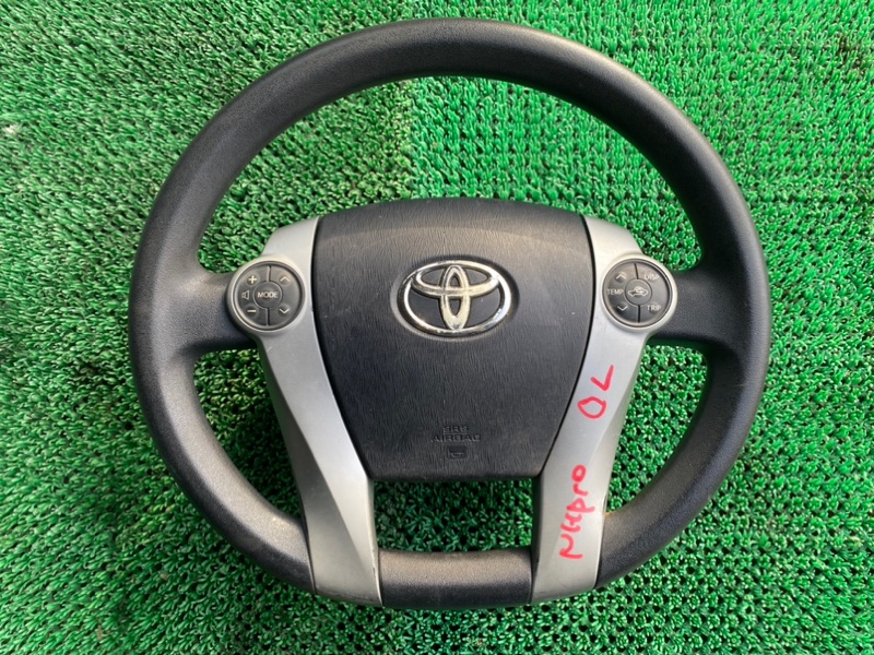 Руль Toyota Aqua NHP10 (б/у)