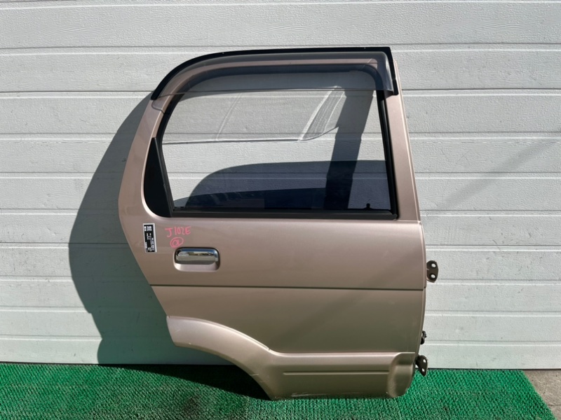 Дверь Toyota Cami J102E задняя правая (б/у)