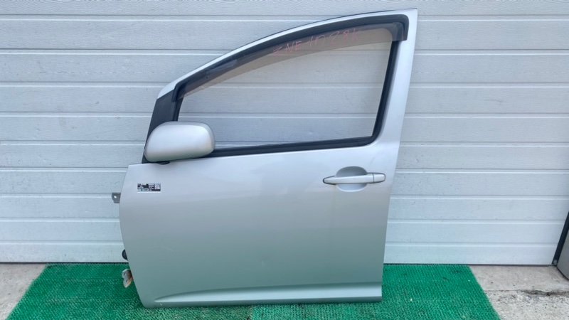 Дверь Toyota Wish ZNE10 передняя левая (б/у)