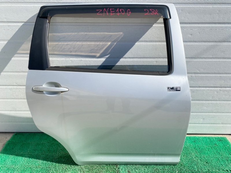 Дверь Toyota Wish ZNE10 задняя правая (б/у)