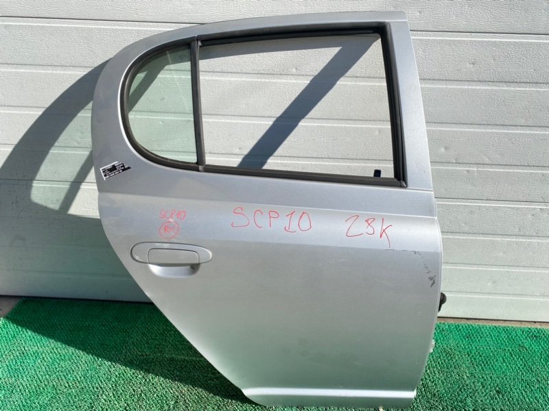 Дверь Toyota Vitz SCP10 задняя правая (б/у)