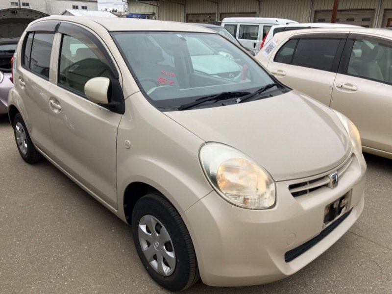 Дверь Toyota Passo KGC30 передняя правая (б/у)