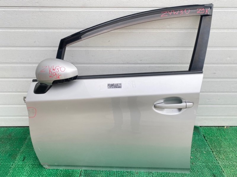 Дверь TOYOTA PRIUSZ ZVW30 передняя левая (б/у)