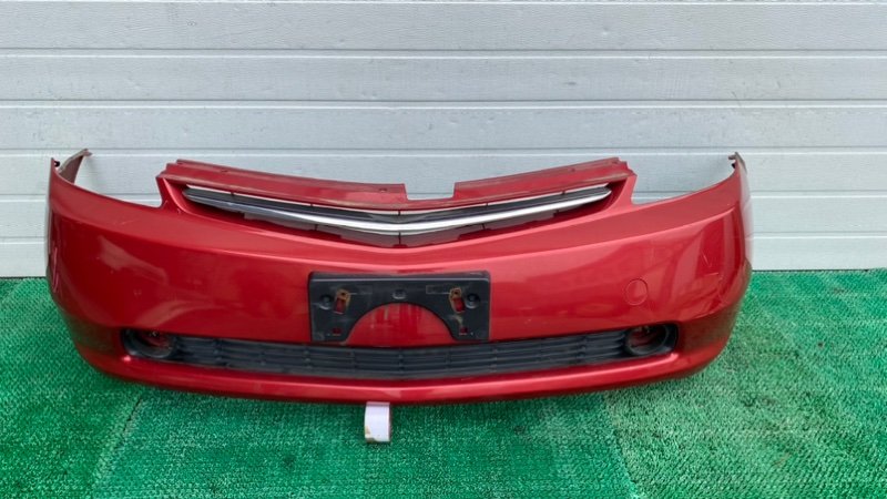 Бампер Toyota Prius NHW20 передний (б/у)