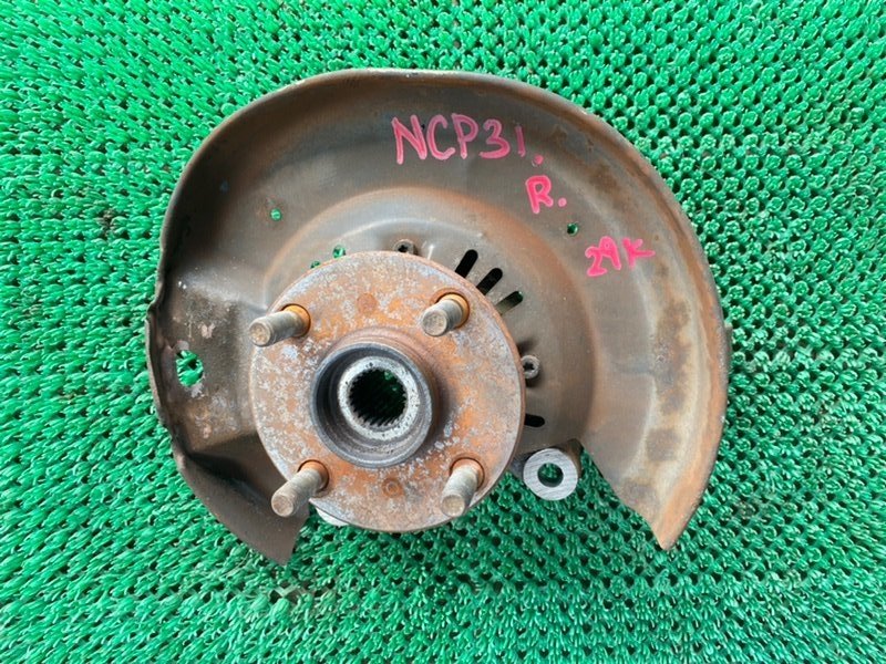Ступица Toyota Bb NCP31 передняя правая (б/у)