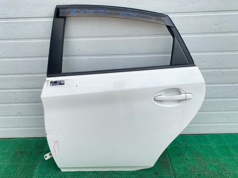 Дверь TOYOTA PRIUS ZVW30 задняя левая (б/у)