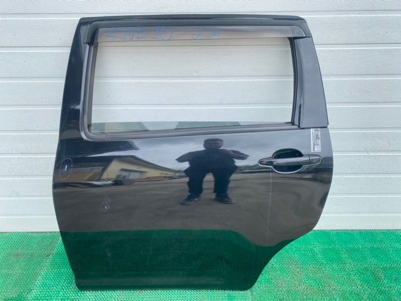 Дверь TOYOTA WISH ZNE10 задняя левая (б/у)