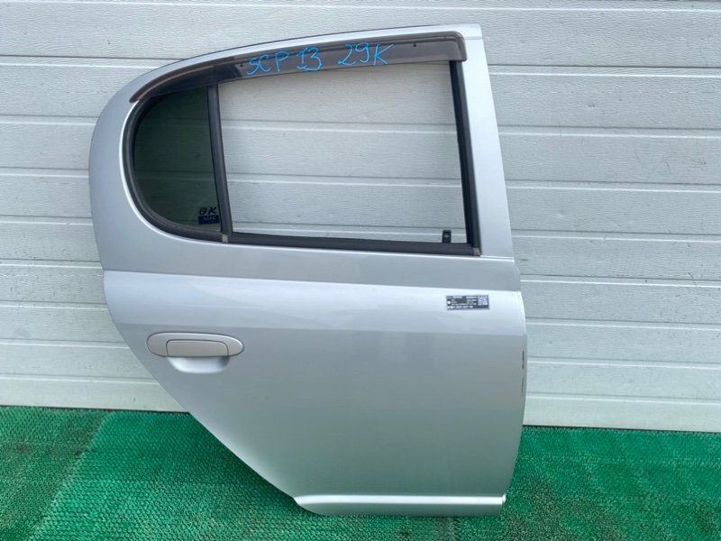 Дверь TOYOTA VITZ SCP13 задняя правая (б/у)