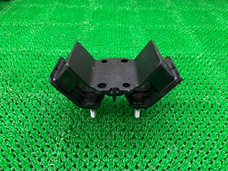 Подушка акпп TOYOTA Mark II JZX100 1JZGE