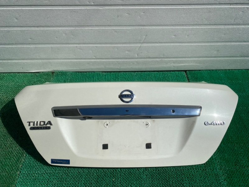 Крышка багажника NISSAN TIIDA LATIO ­SNC11 (б/у)