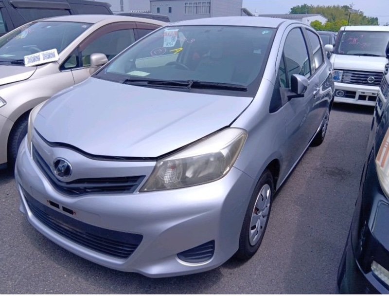 Бампер TOYOTA VITZ KSP130 задний (б/у)