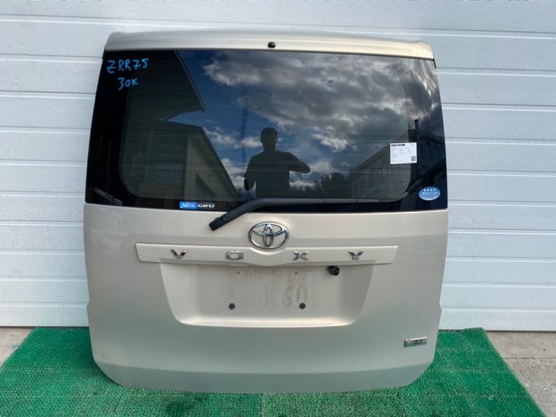 Дверь 5-я TOYOTA VOXY ZRR75 (б/у)