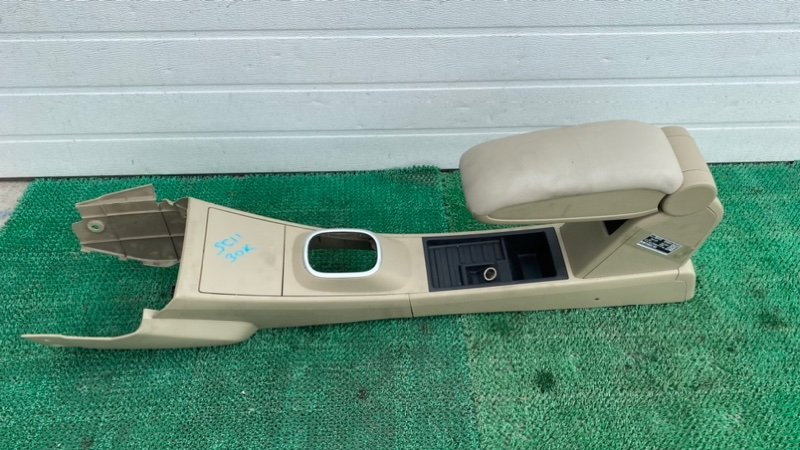 Подлокотник NISSAN TIIDA C11 (б/у)