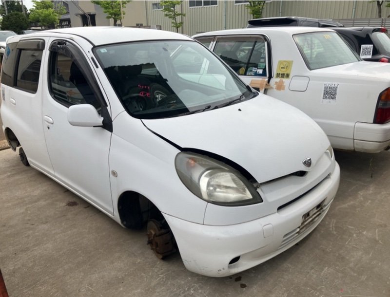Подкрылок TOYOTA FUNCARGO NCP25 передний левый (б/у)