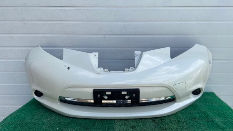 Бампер NISSAN LEAF AZE0 передний (б/у)