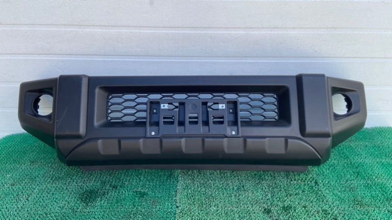 Бампер SUZUKI JIMNY JB64W передний (б/у)