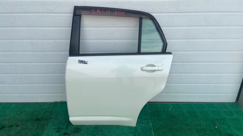 Дверь NISSAN TIIDA LATIO SNC11 задняя левая (б/у)