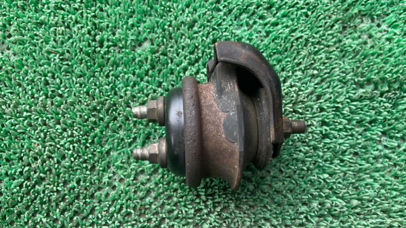 Подушка двигателя TOYOTA ALTEZZA GXE10 1GFE передняя (б/у)
