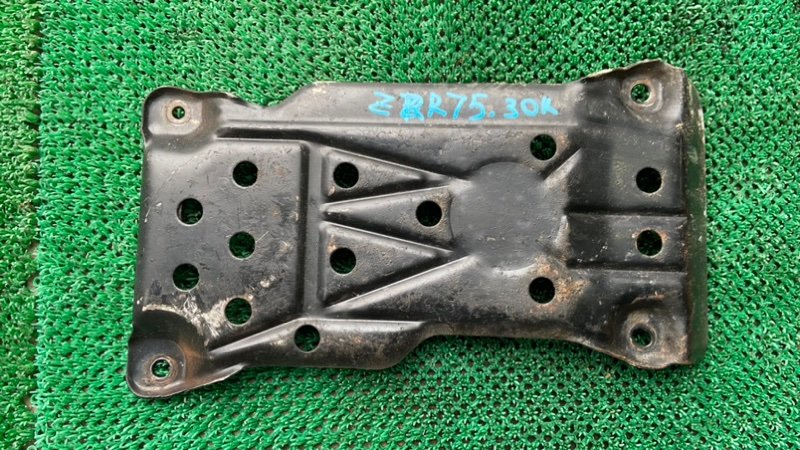 Защита Редуктора TOYOTA VOXY ZRR75 3ZRFAE (б/у)